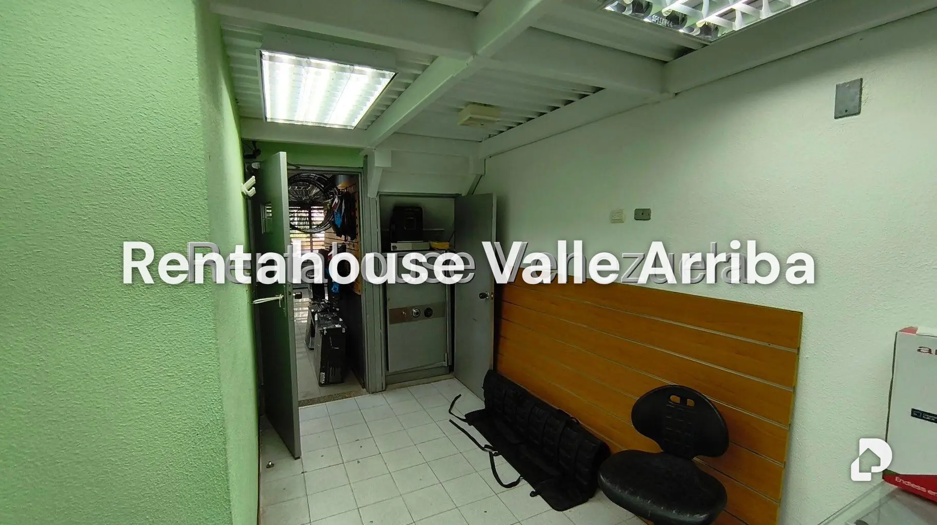 Local comercial en Macaracuay, Caracas – 17