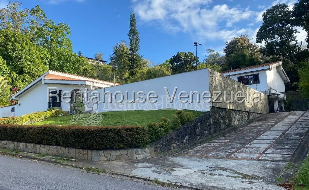 House in La Lagunita Country Club, Caracas - 1