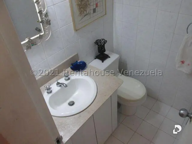 Casa en Monte Claro, Caracas – 25