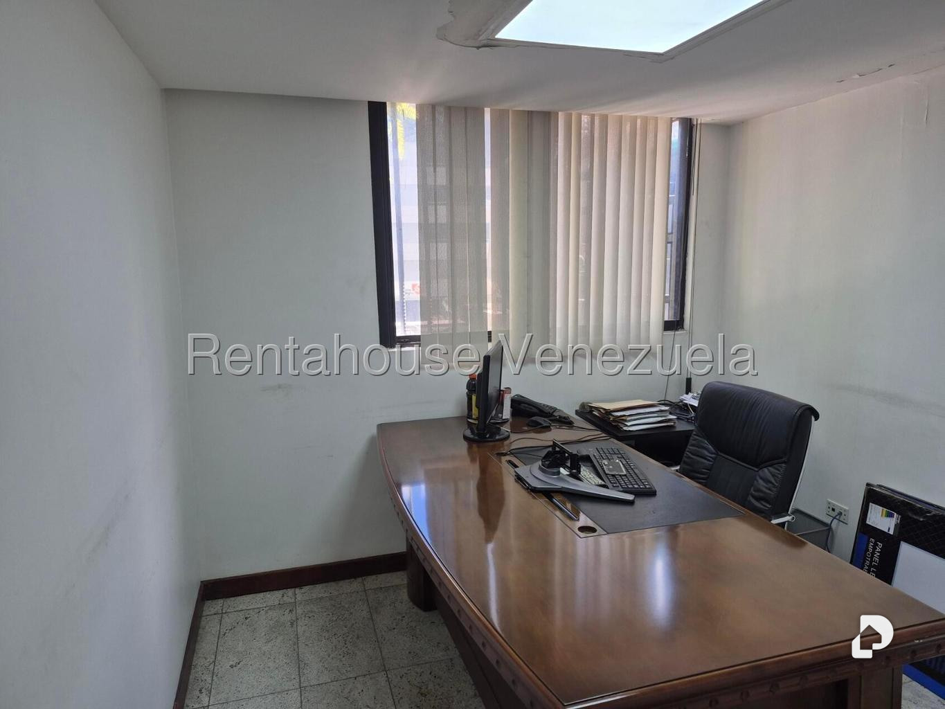 Oficina en Las Mercedes, Caracas – 4