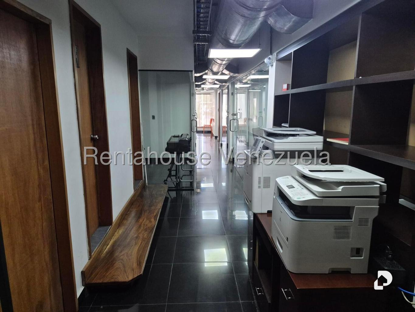 Oficina en Las Mercedes, Caracas – 11
