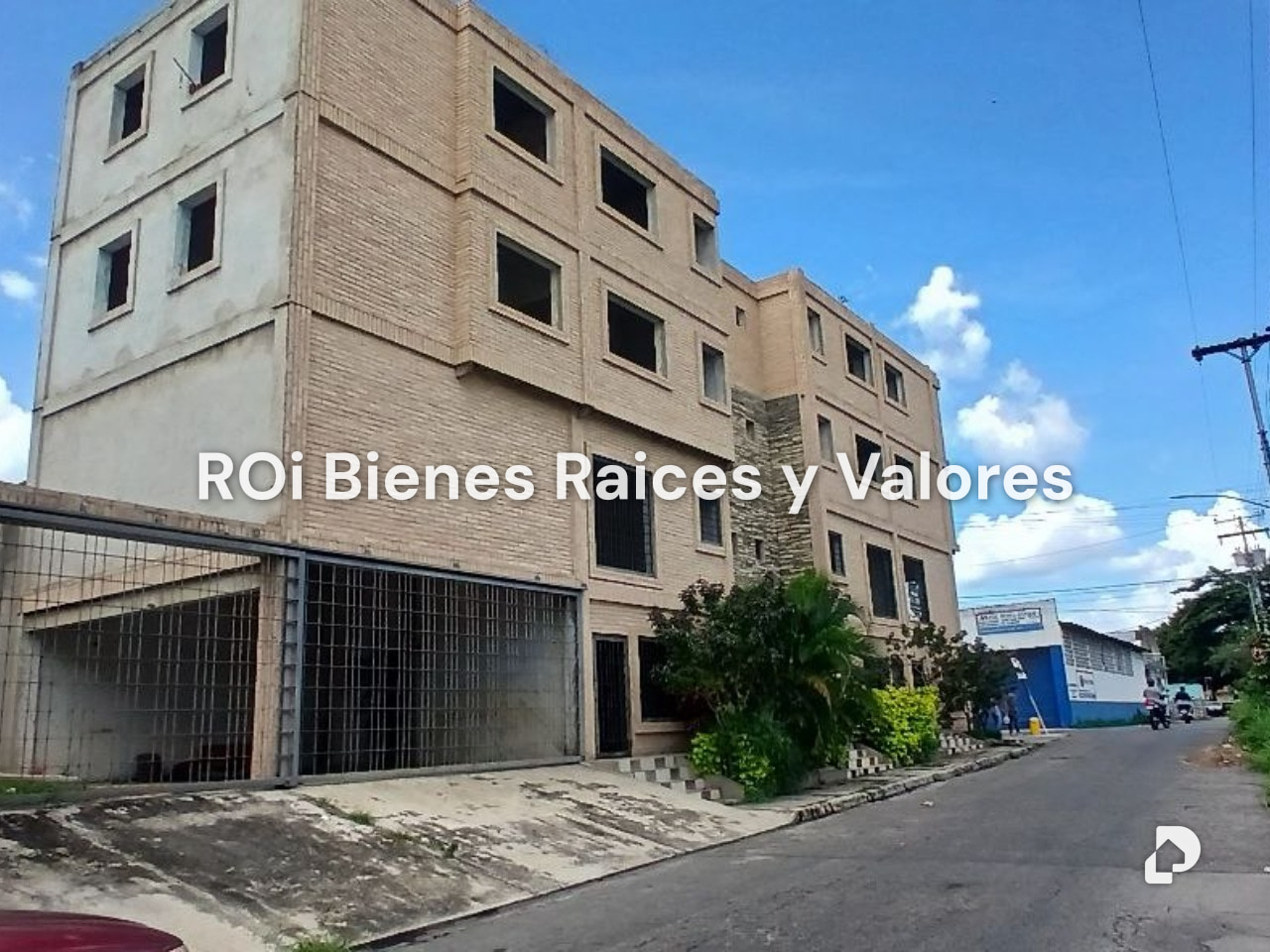 Building in Barrio Santa Rosa, Maracay – 1