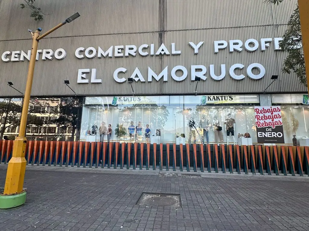 Oficina en Av. Bolívar Norte, Valencia - 1