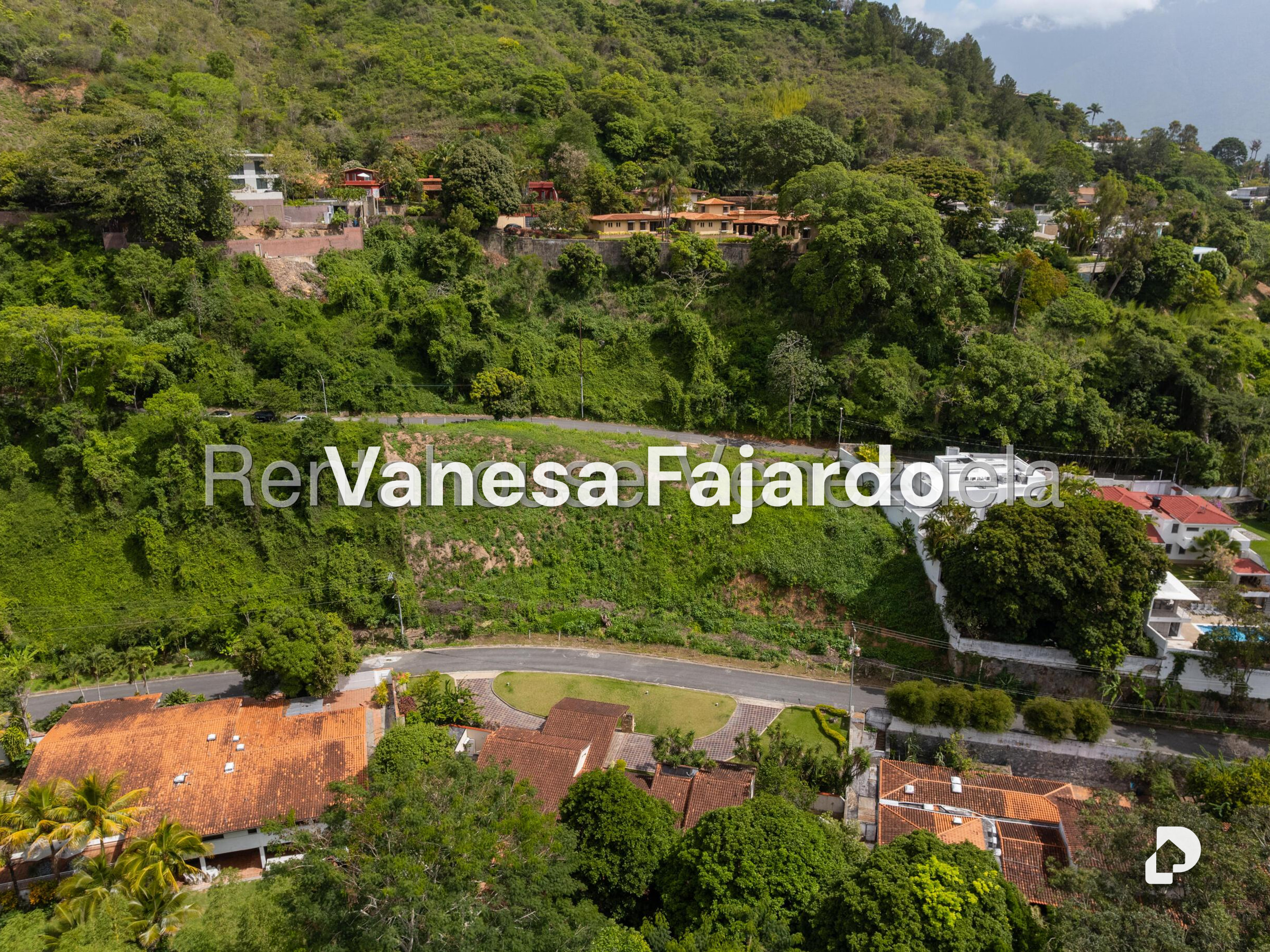 Terreno en Cerro Verde, Caracas – 5