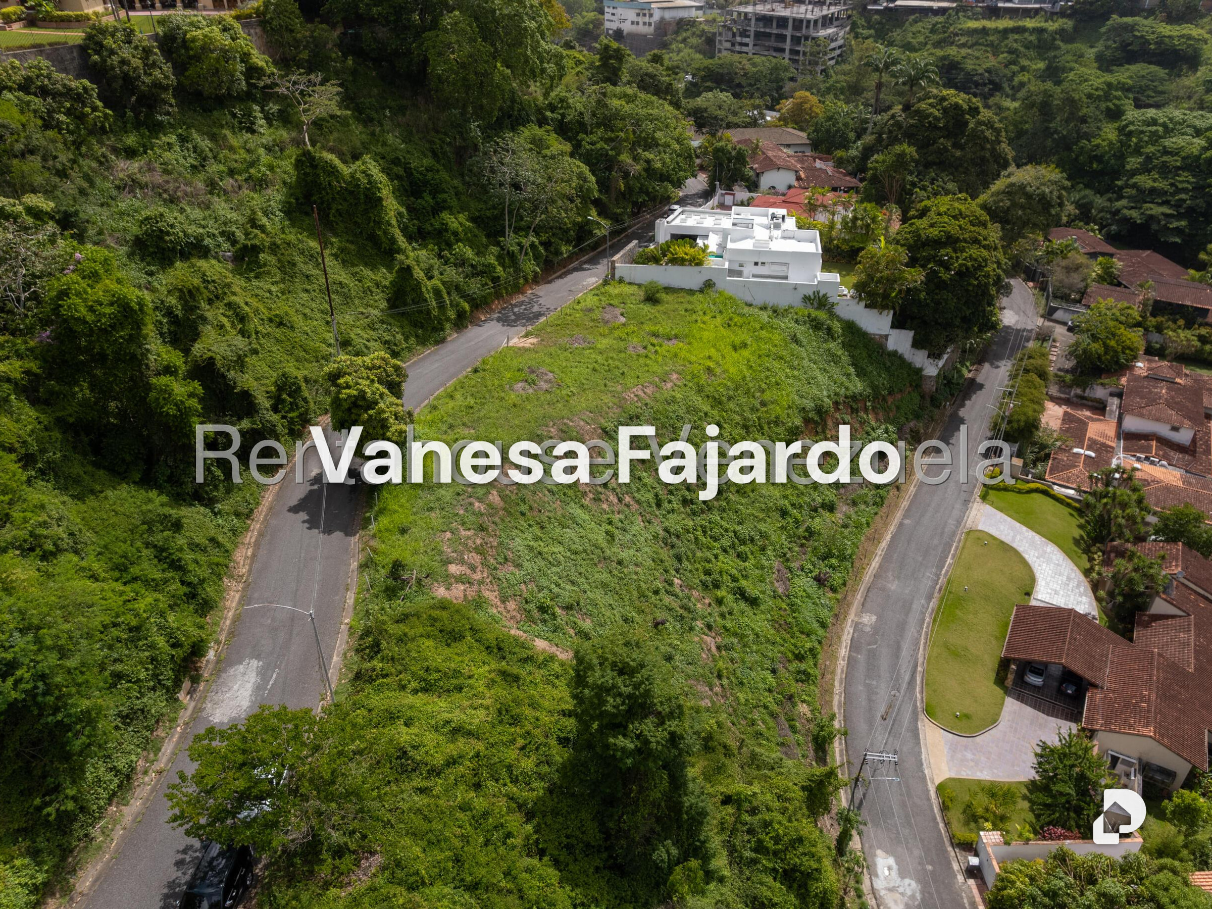 Terreno en Cerro Verde, Caracas – 4