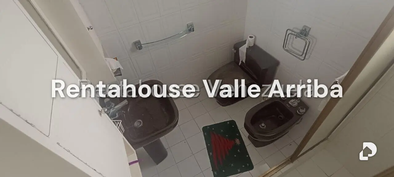 Casa en Lomas de Bello Monte, Caracas – 19