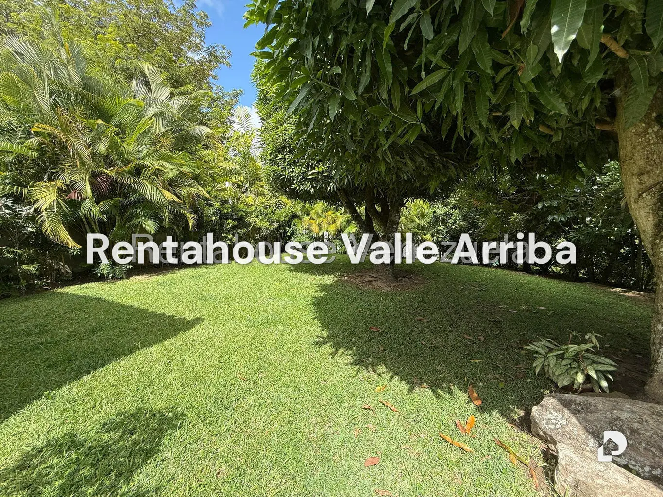 Casa en Cerro Verde, Caracas – 20