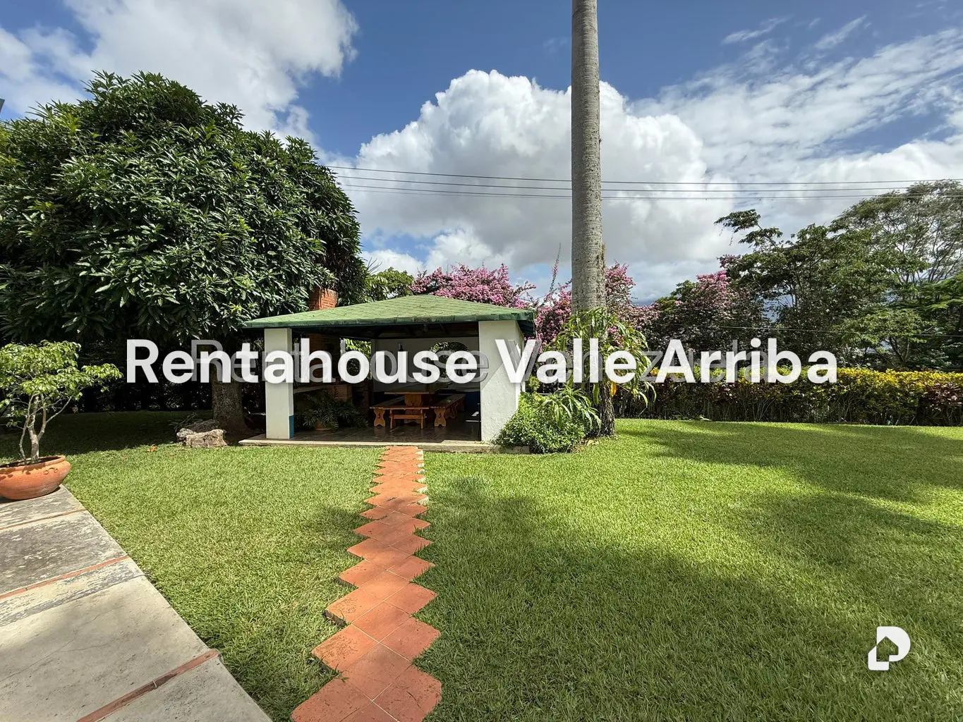 Casa en Cerro Verde, Caracas – 17