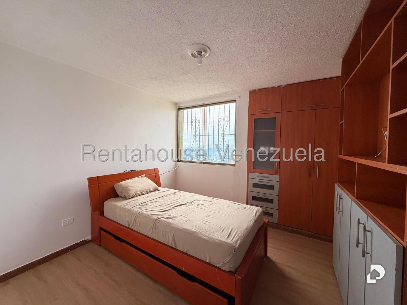 Apartamento en La Rosaleda, San Antonio de Los Altos – 11