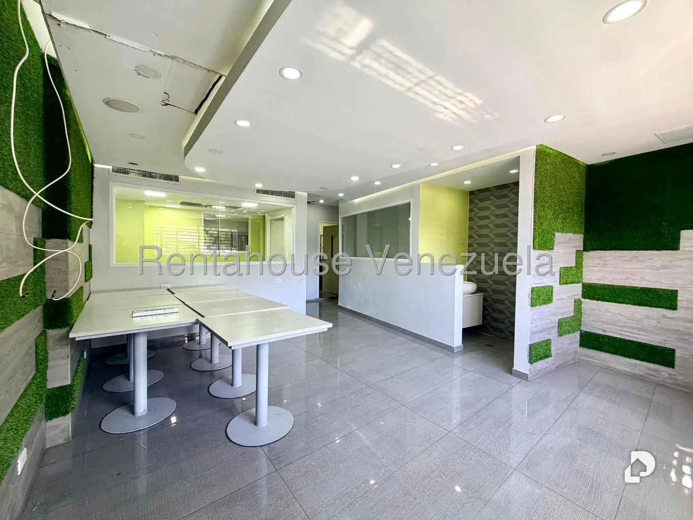 Commercial space in La Florida, Caracas – 16