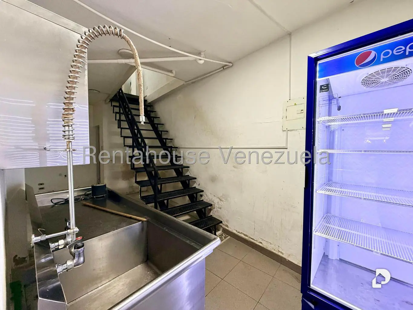 Commercial space in La Florida, Caracas – 11