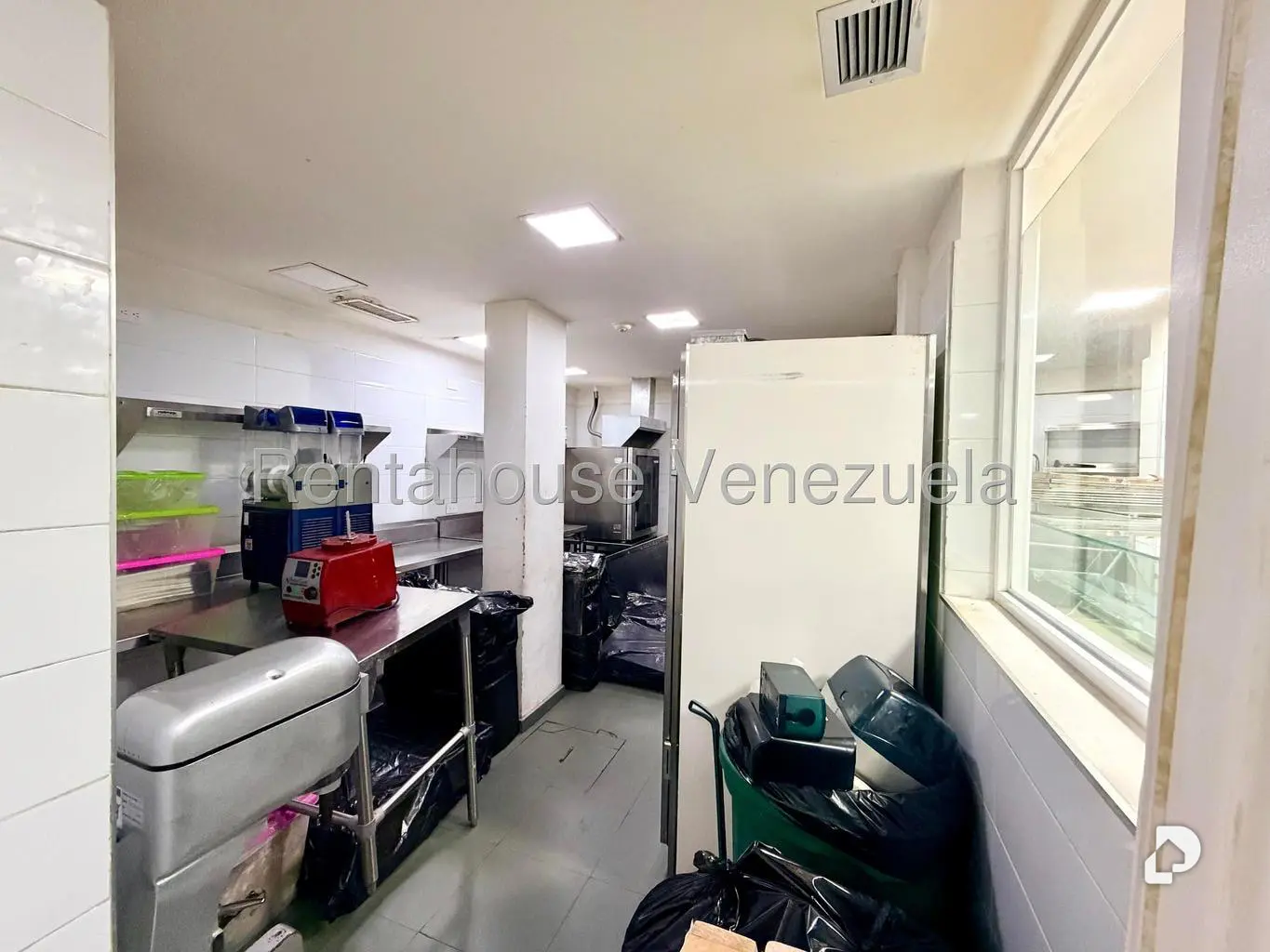 Commercial space in La Florida, Caracas – 13