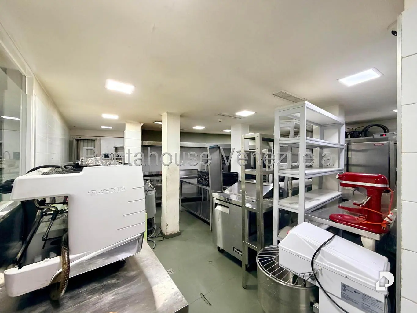 Commercial space in La Florida, Caracas – 12