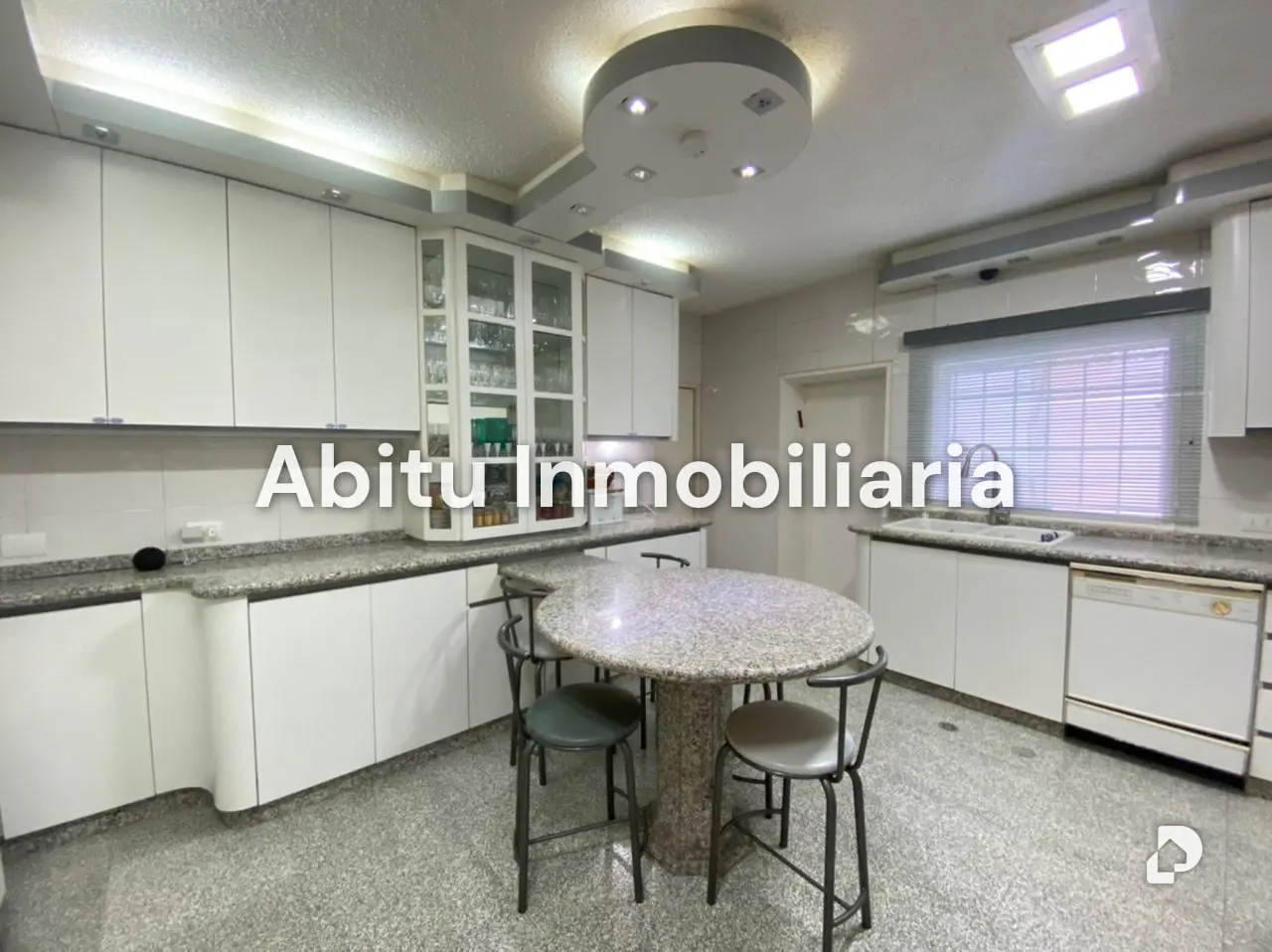 Casa en Los Palos Grandes, Caracas – 7