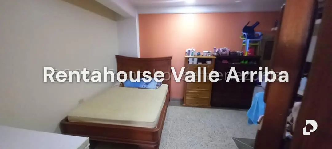 Local comercial en Los Rosales, Caracas – 24