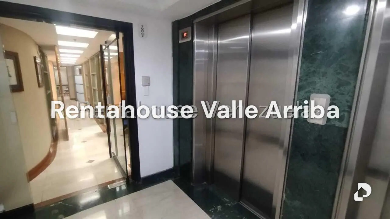 Office in Las Mercedes, Caracas – 2