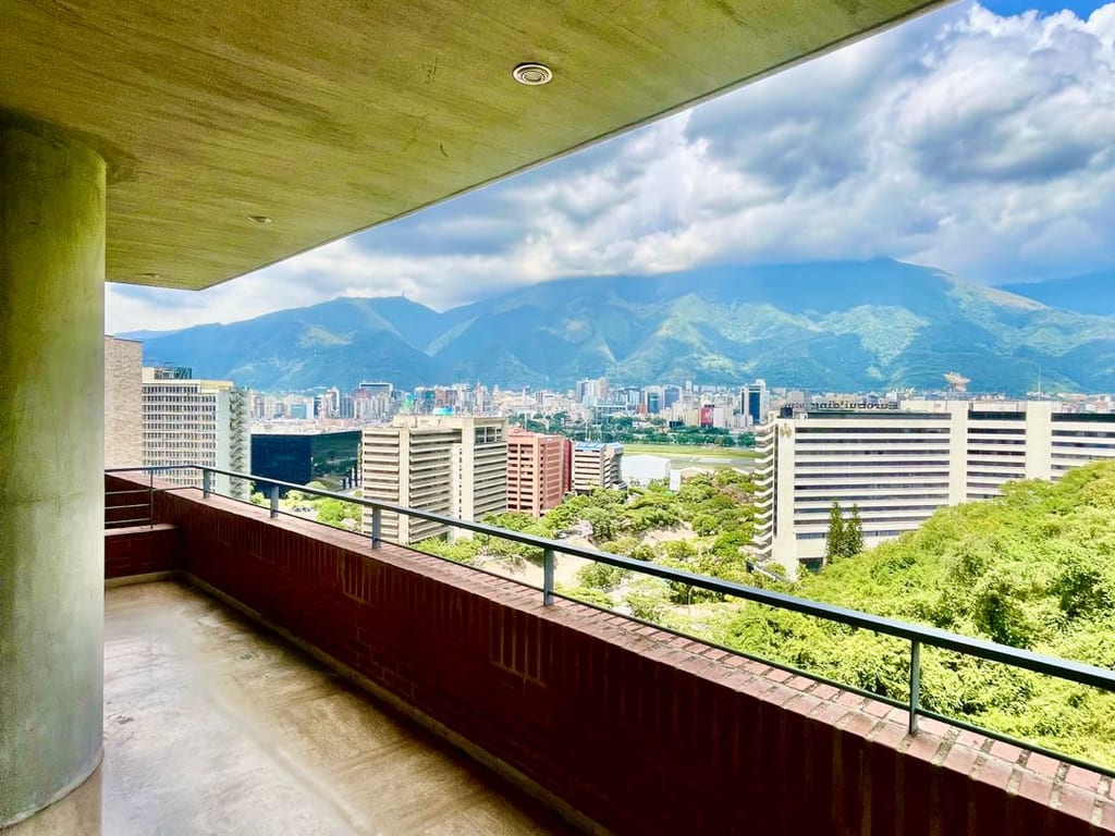 Apartamento en Lomas de Las Mercedes, Caracas - 1