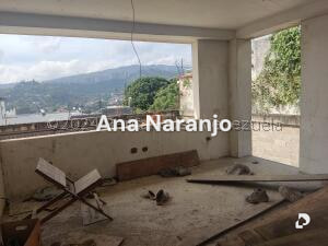 Casa en Prados del Este, Caracas – 25