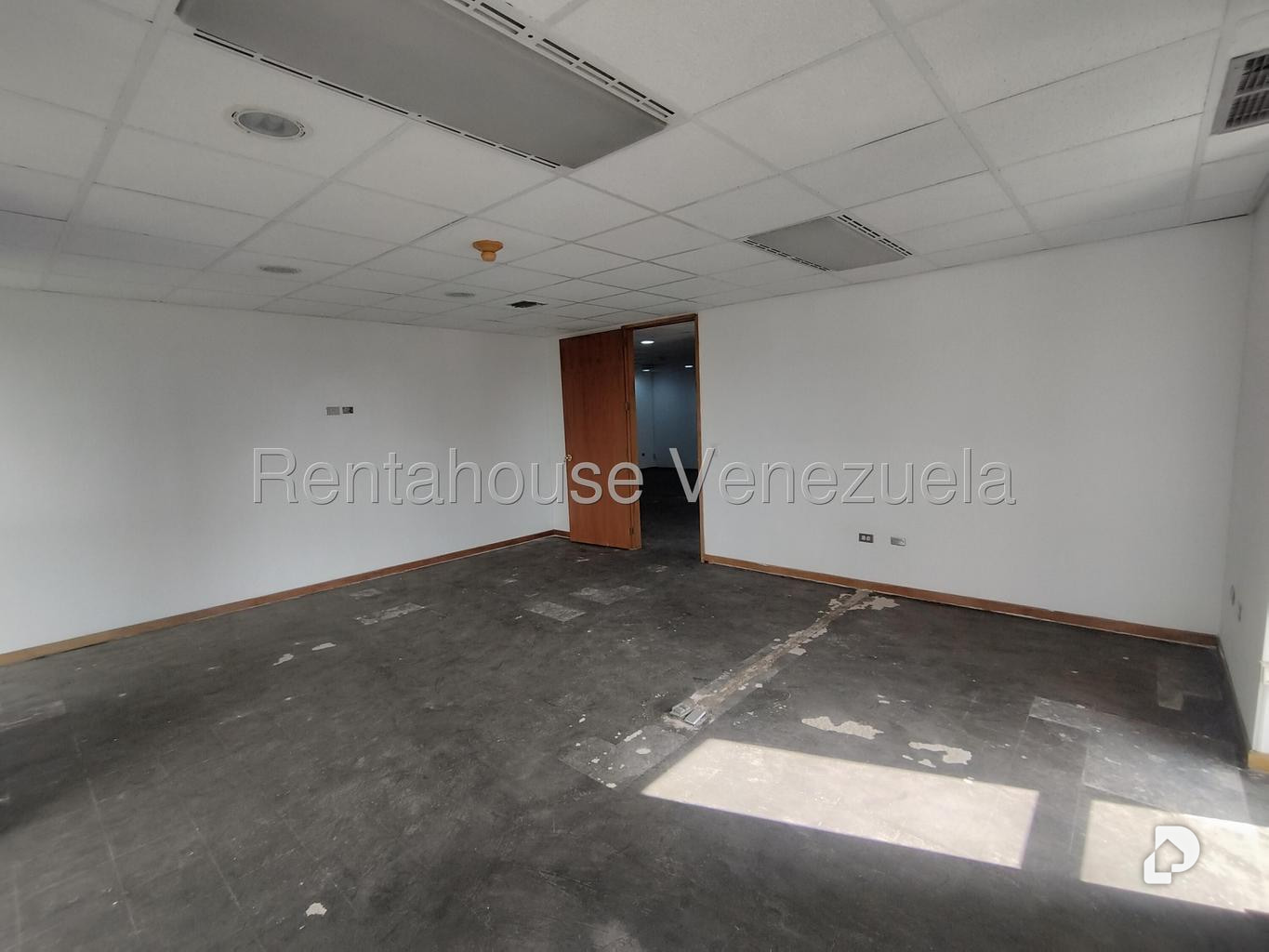 Oficina en Los Palos Grandes, Caracas – 4