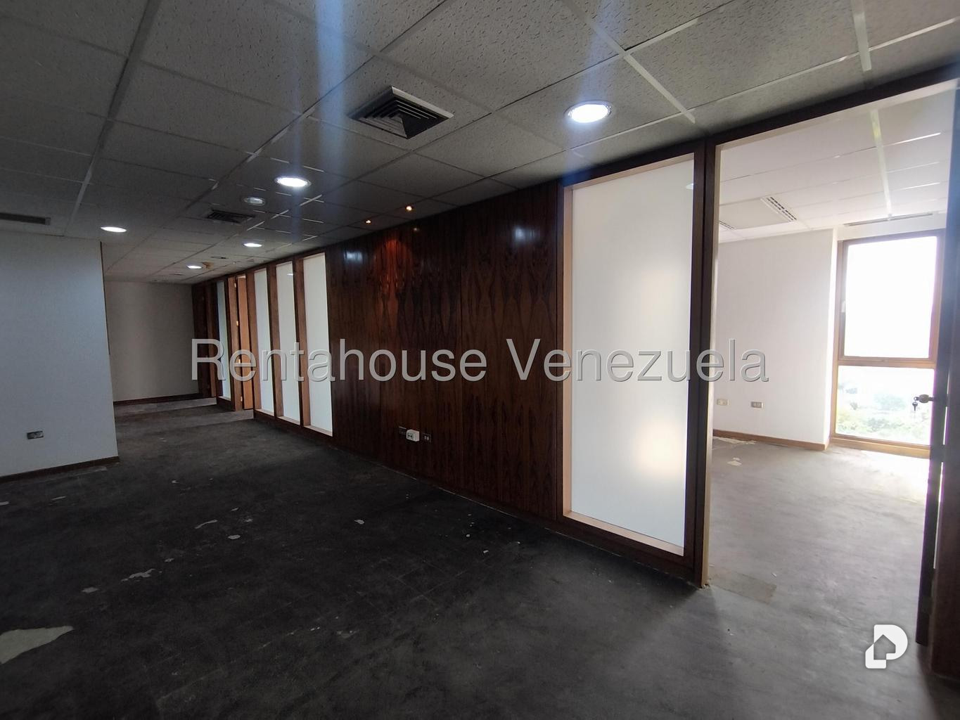 Oficina en Los Palos Grandes, Caracas – 3
