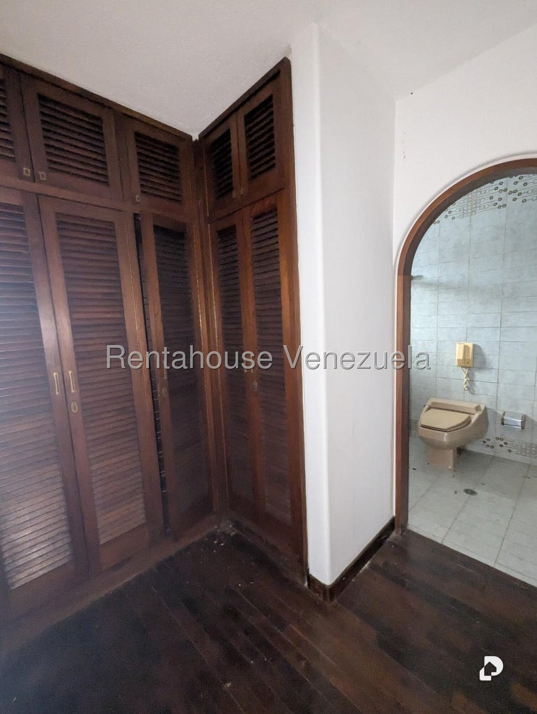 Casa en Cerro Verde, Caracas – 29