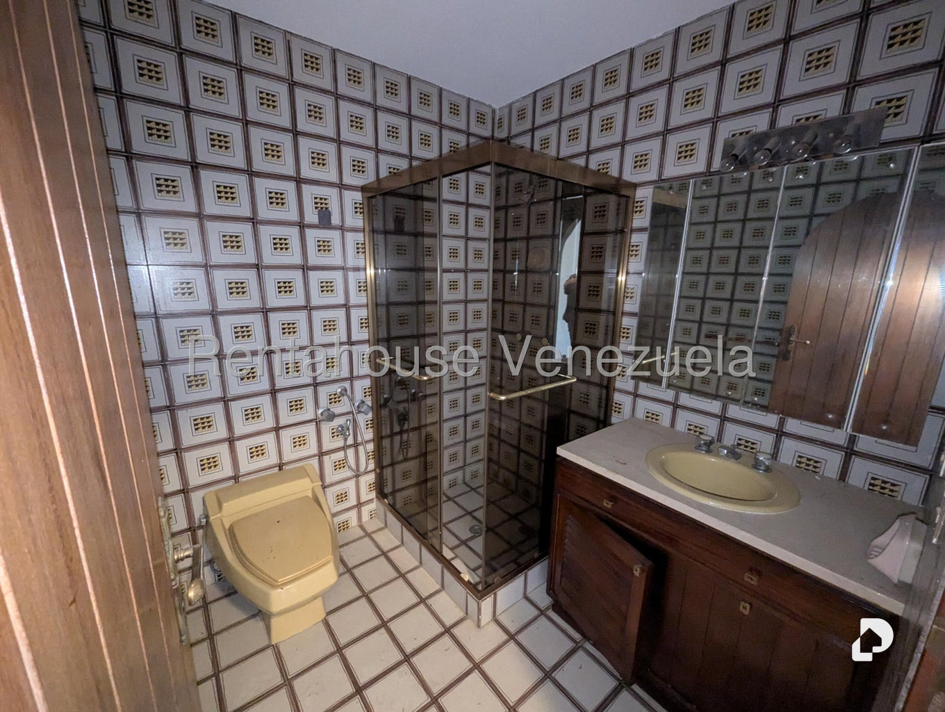 Casa en Cerro Verde, Caracas – 27