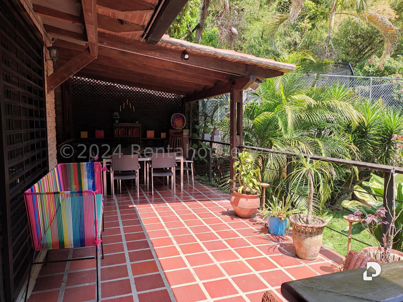 Casa en Los Palos Grandes, Caracas – 8