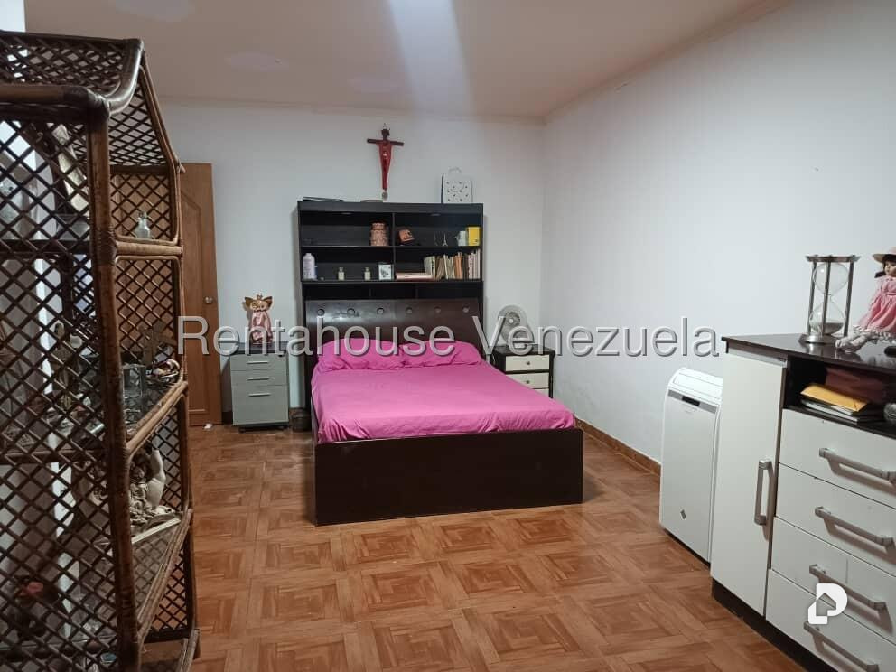 Casa en Colinas de Vista Alegre, Caracas – 19