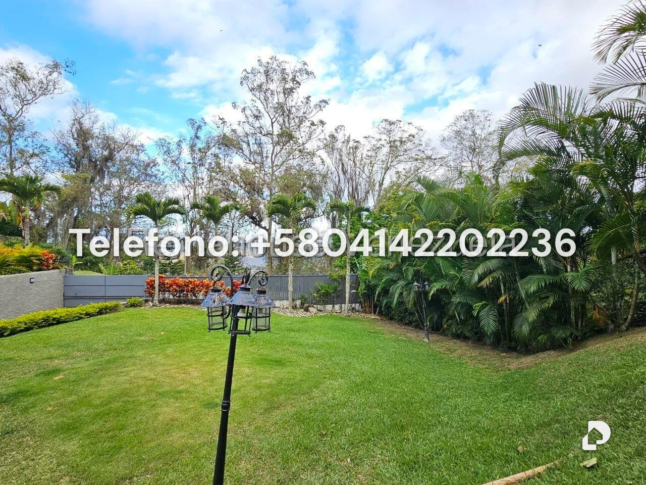 Casa en La Lagunita Country Club, Caracas