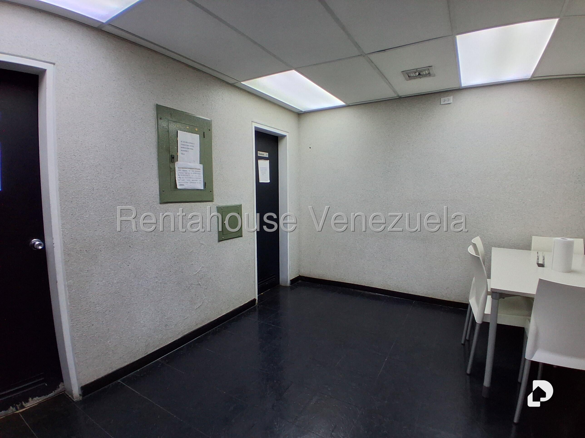 Oficina en El Rosal, Caracas – 11