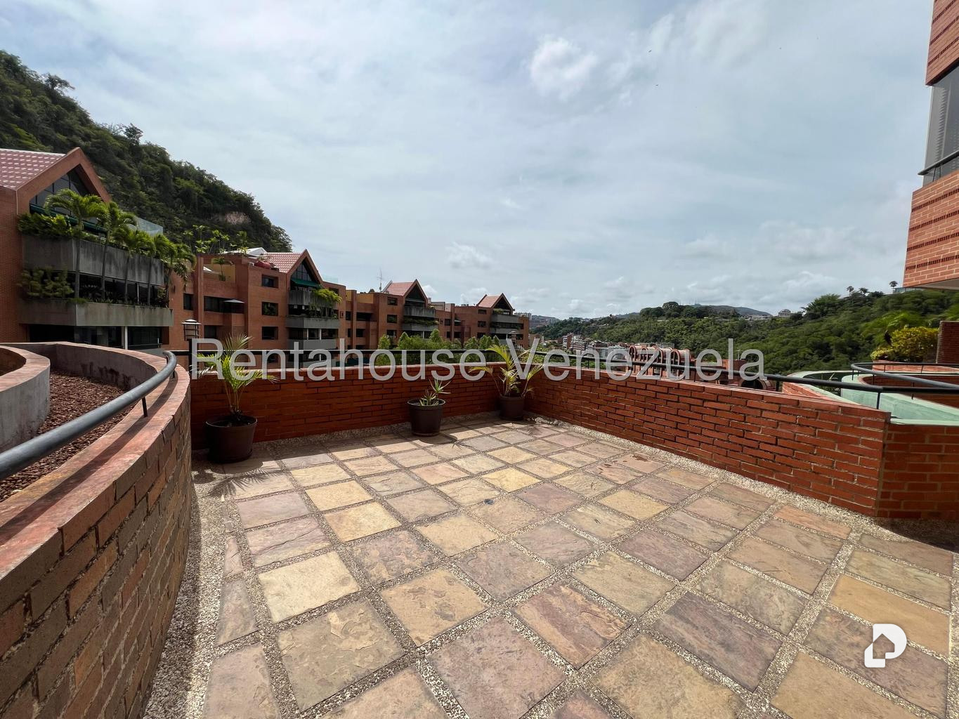 Apartamento en Lomas de La Alameda, Caracas – 11