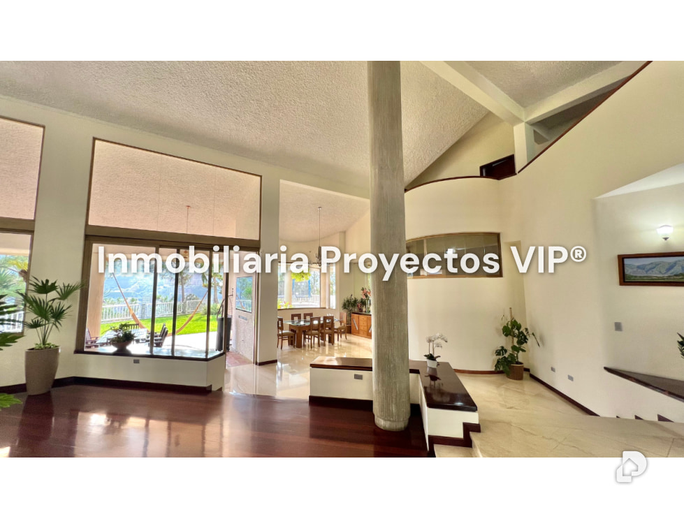 Casa en El Cafetal, Caracas – 2