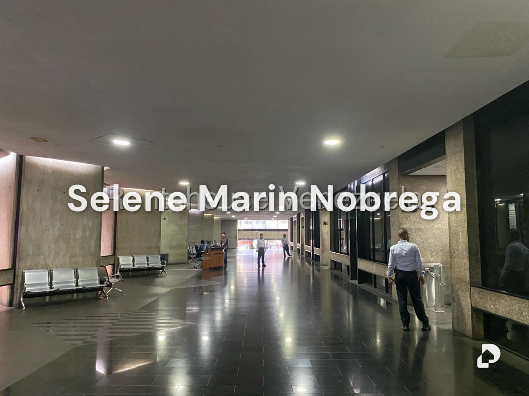 Oficina en Prados del Este, Caracas – 11