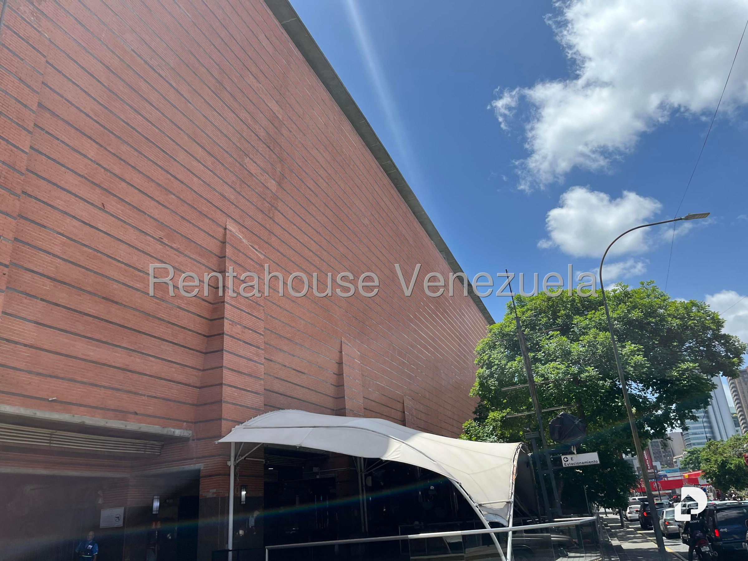 Local comercial en La Castellana, Caracas – 1