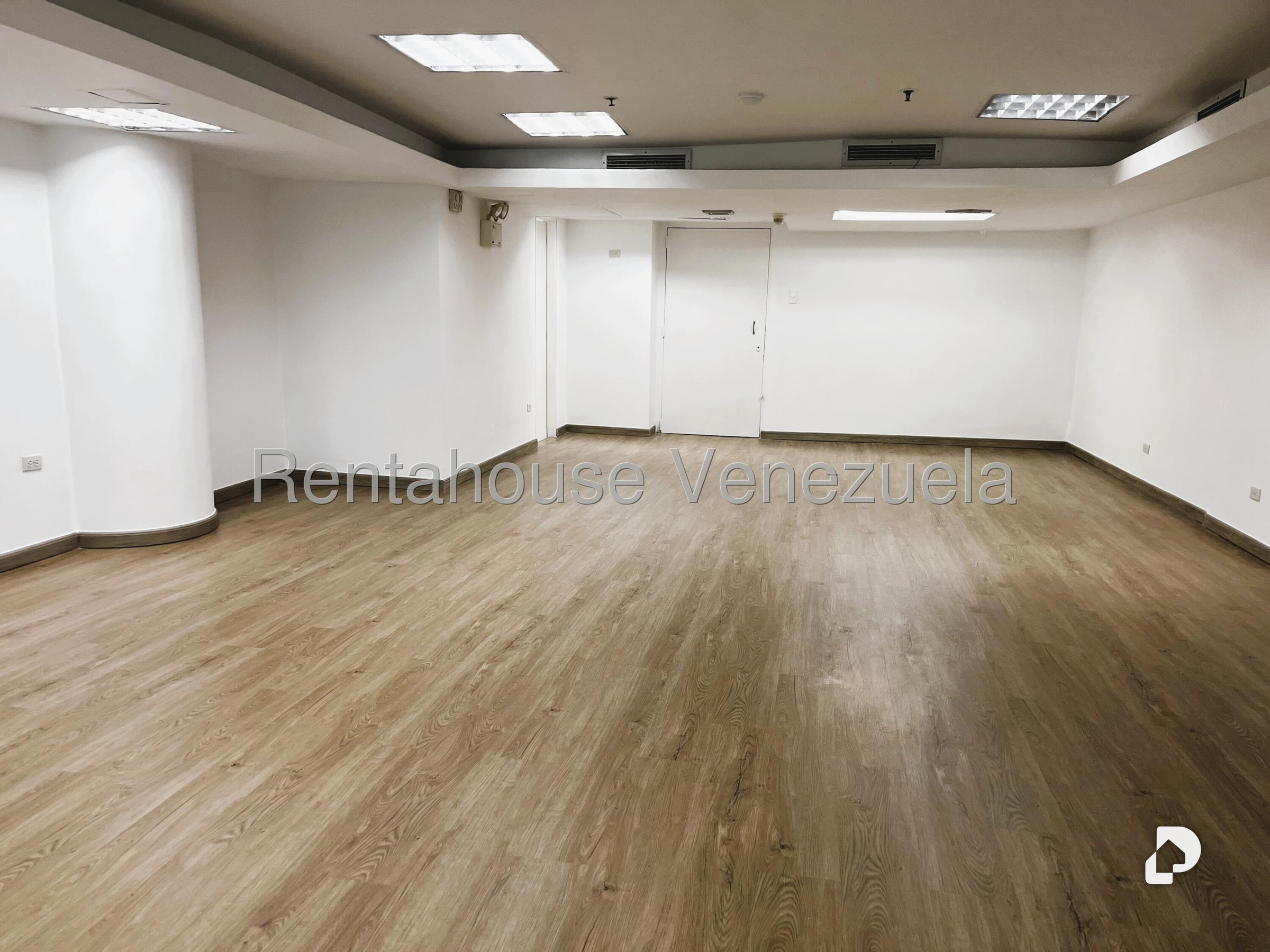 Local comercial en La Castellana, Caracas – 3
