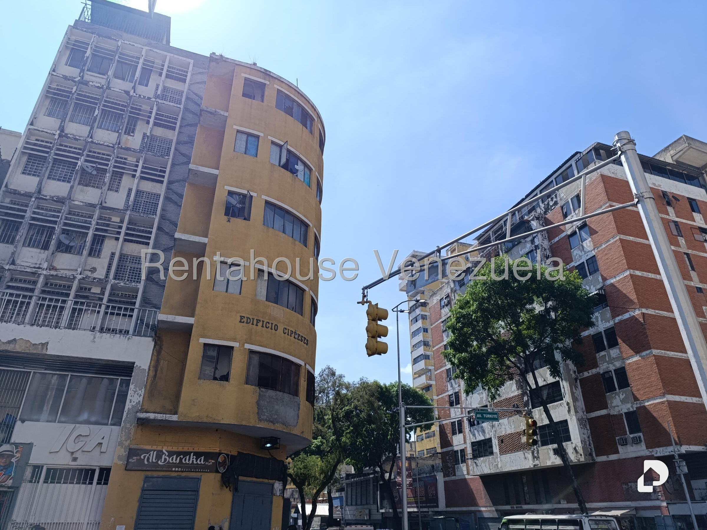 Local comercial en Parroquia Santa Teresa, Caracas – 14