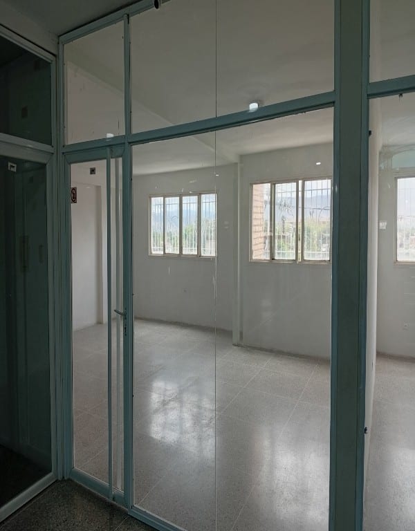 Local comercial en Miguel Angel Cerca de la zona Indu, Barquisimeto - 1