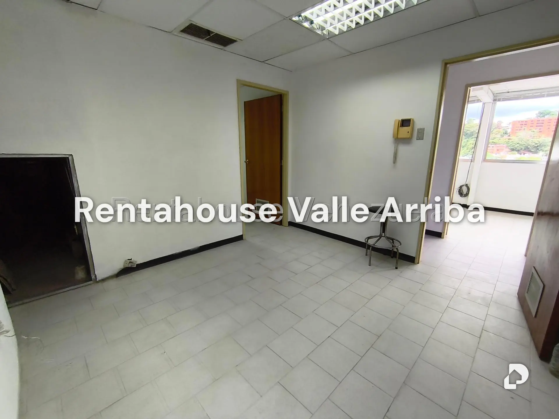 Local comercial en La Trinidad, Caracas – 14