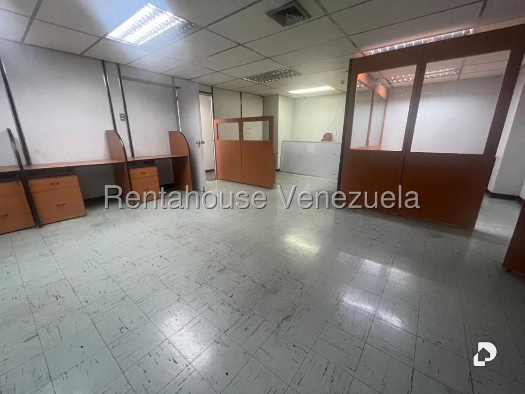 Oficina en El Rosal, Caracas – 11
