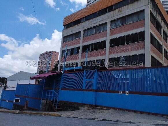 Edificio en Palo Verde, Caracas - 1
