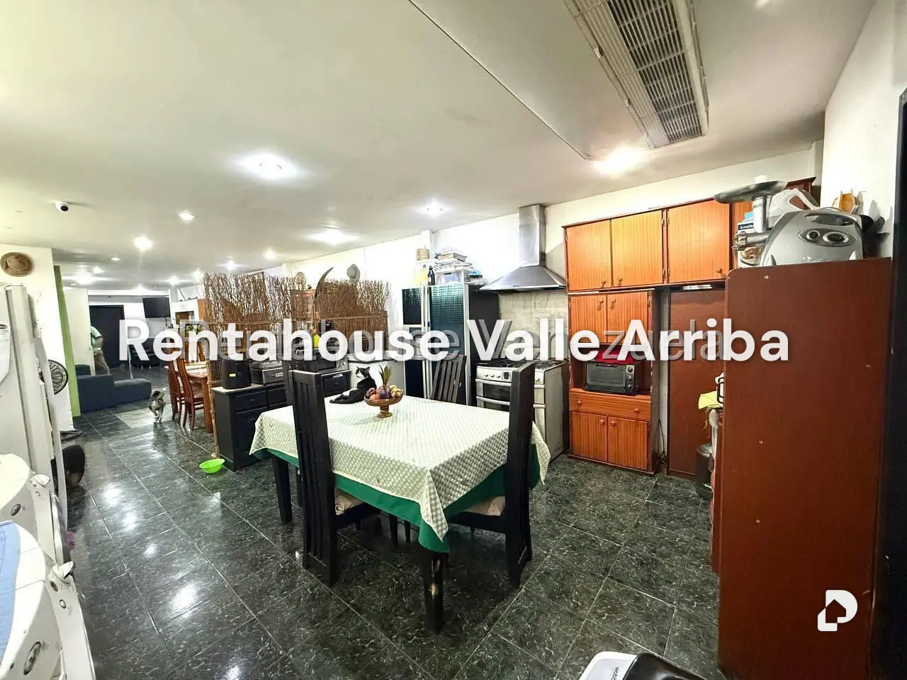 Local comercial en Quinta Crespo, Caracas – 25