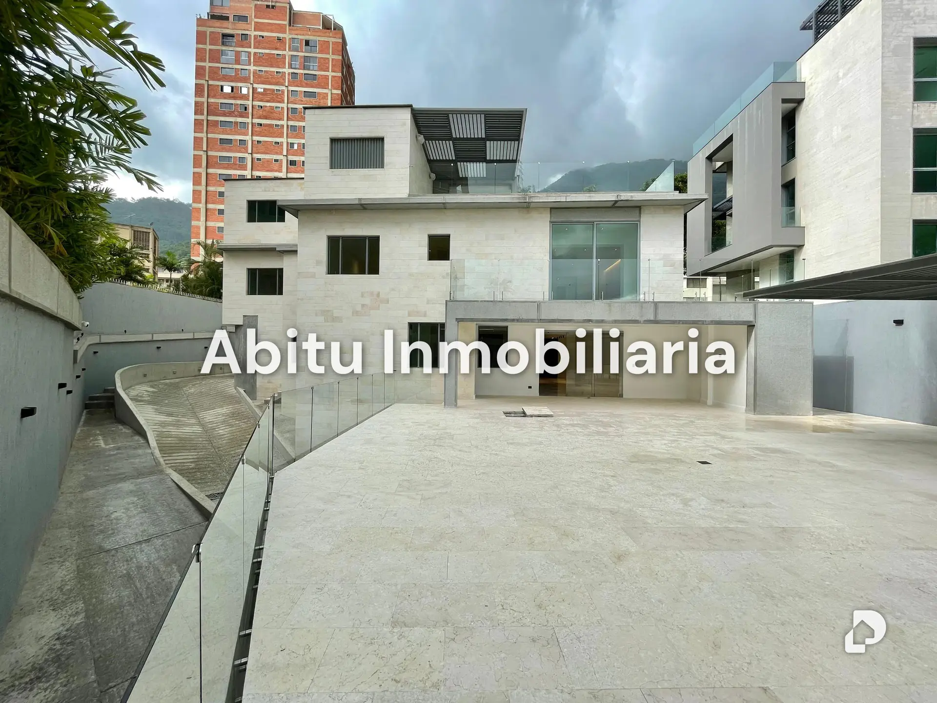 House in Altamira, Caracas – 3