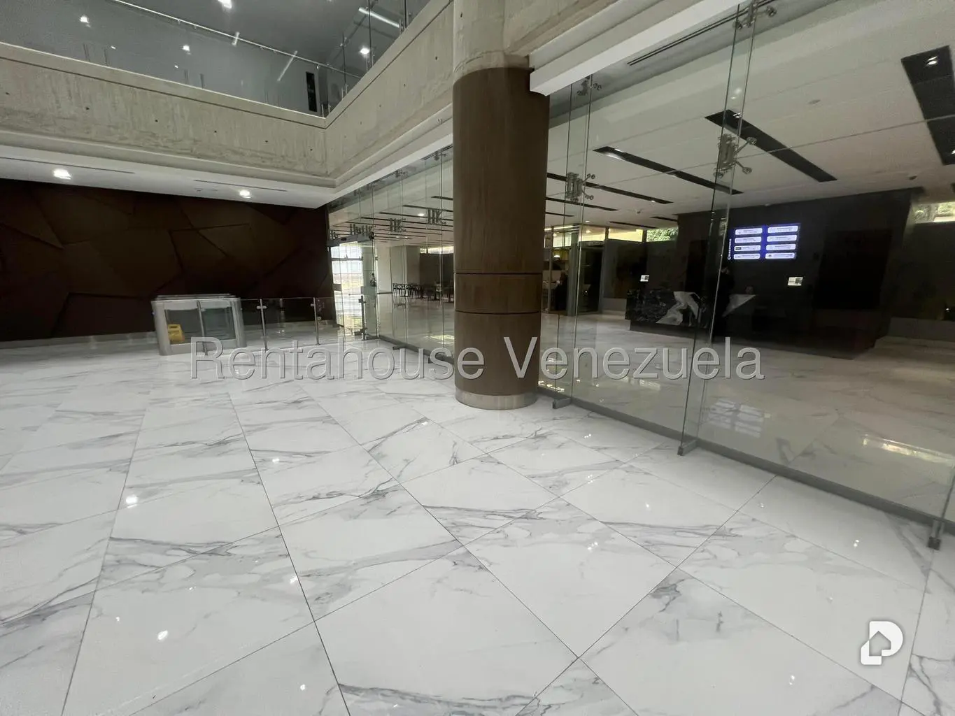 Local comercial en Cerro Verde, Caracas – 2