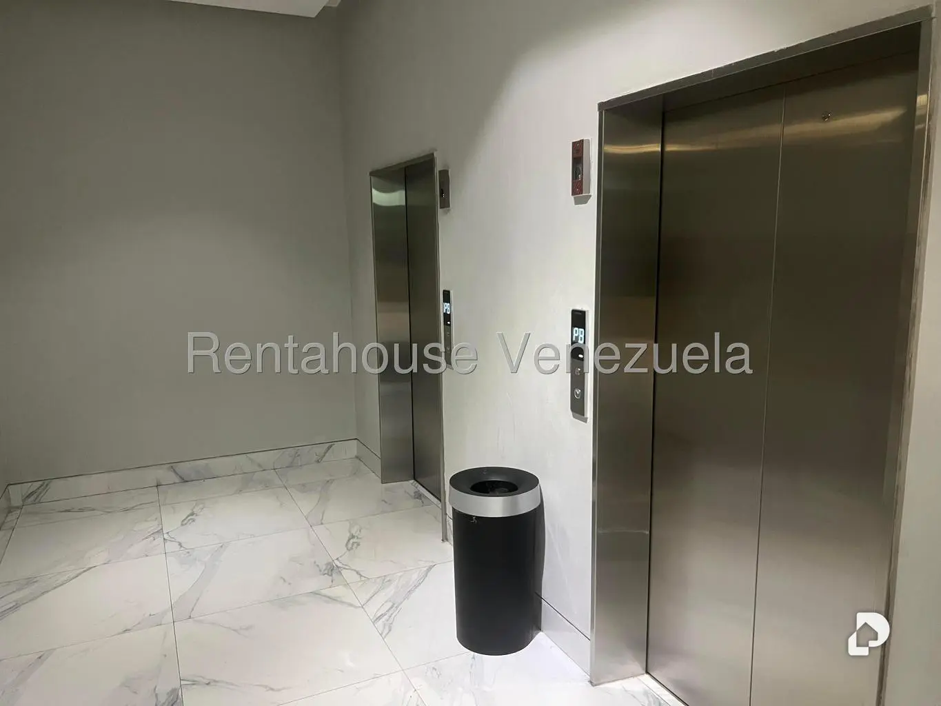 Local comercial en Cerro Verde, Caracas – 9