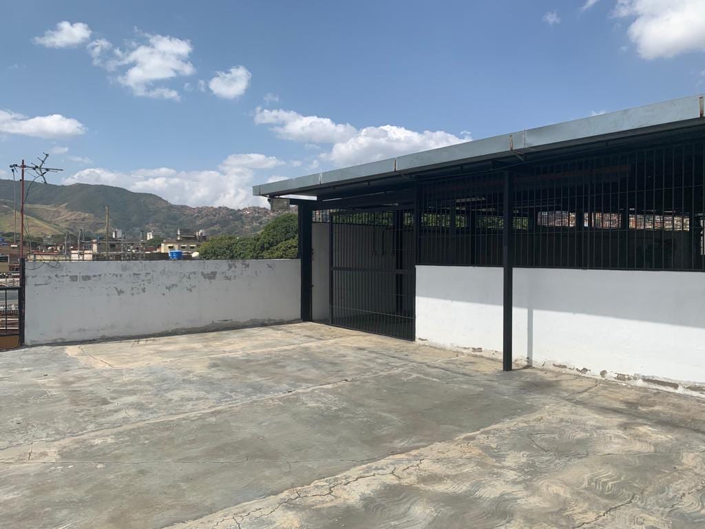 Local comercial en Prado de María, Caracas - 1