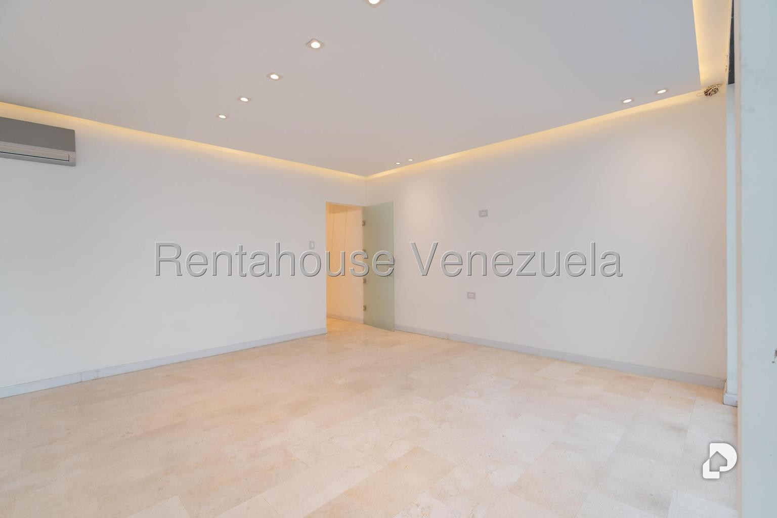 Casa en Prados del Este, Caracas – 23