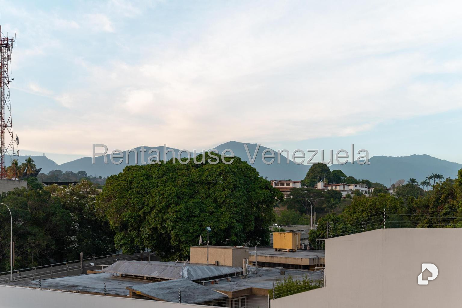 Casa en Prados del Este, Caracas – 25