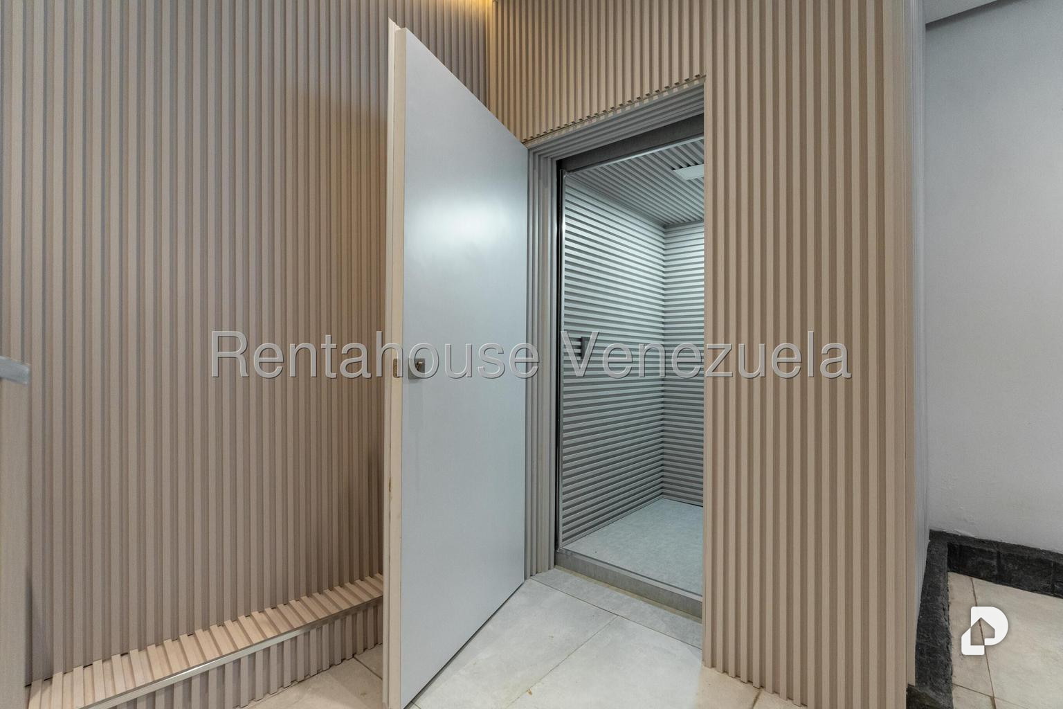 Casa en Prados del Este, Caracas – 18