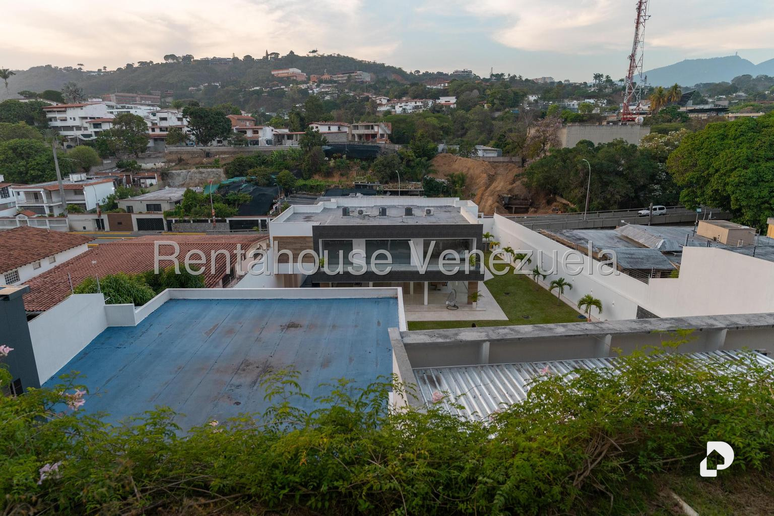 Casa en Prados del Este, Caracas – 28