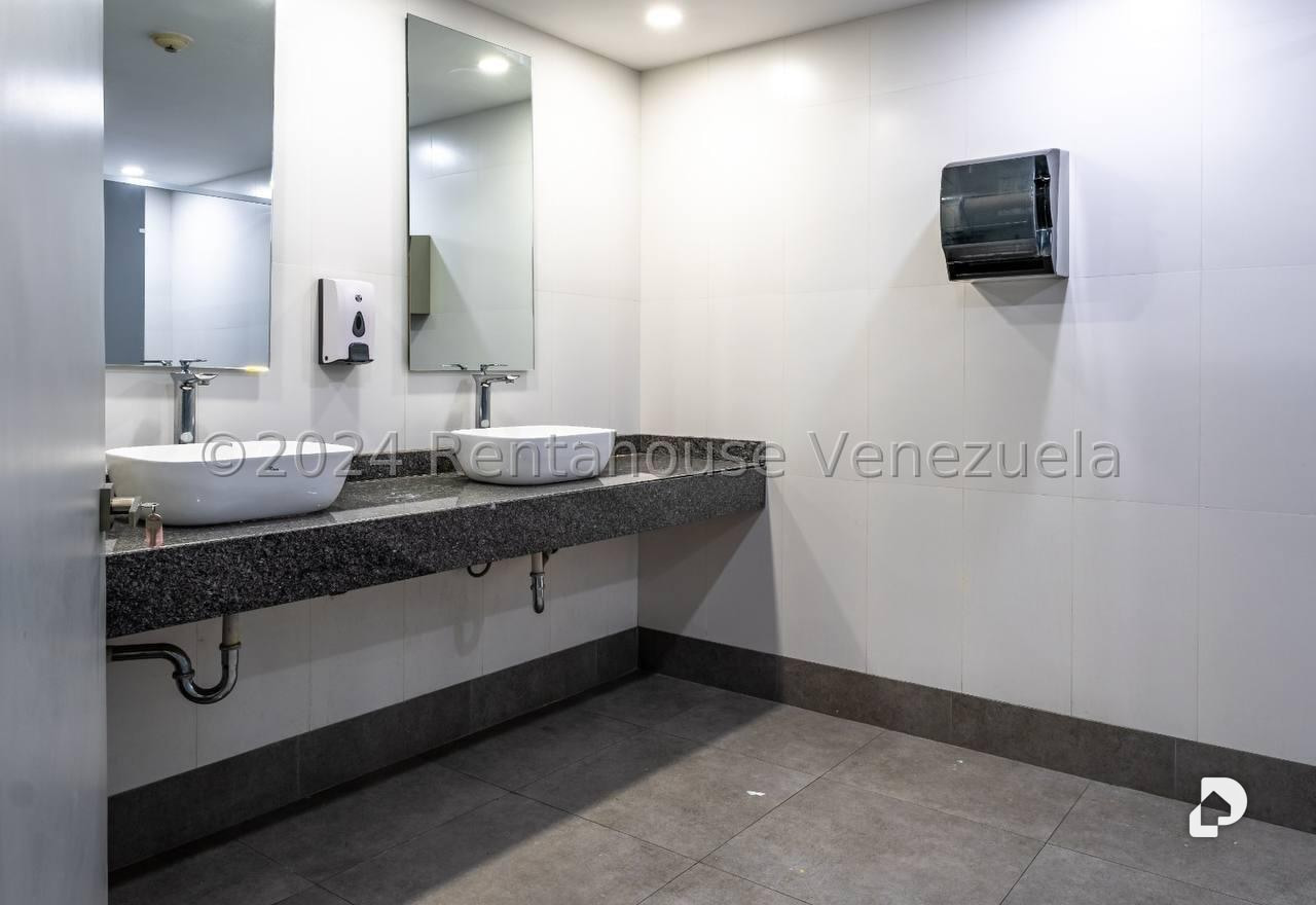 Oficina en El Rosal, Caracas – 11